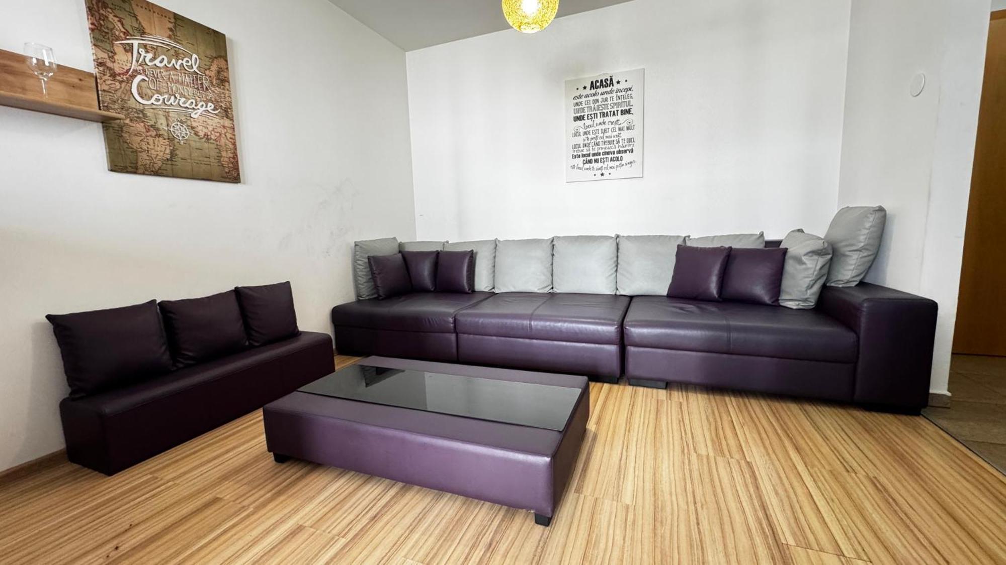Coresi 3 Apartment *